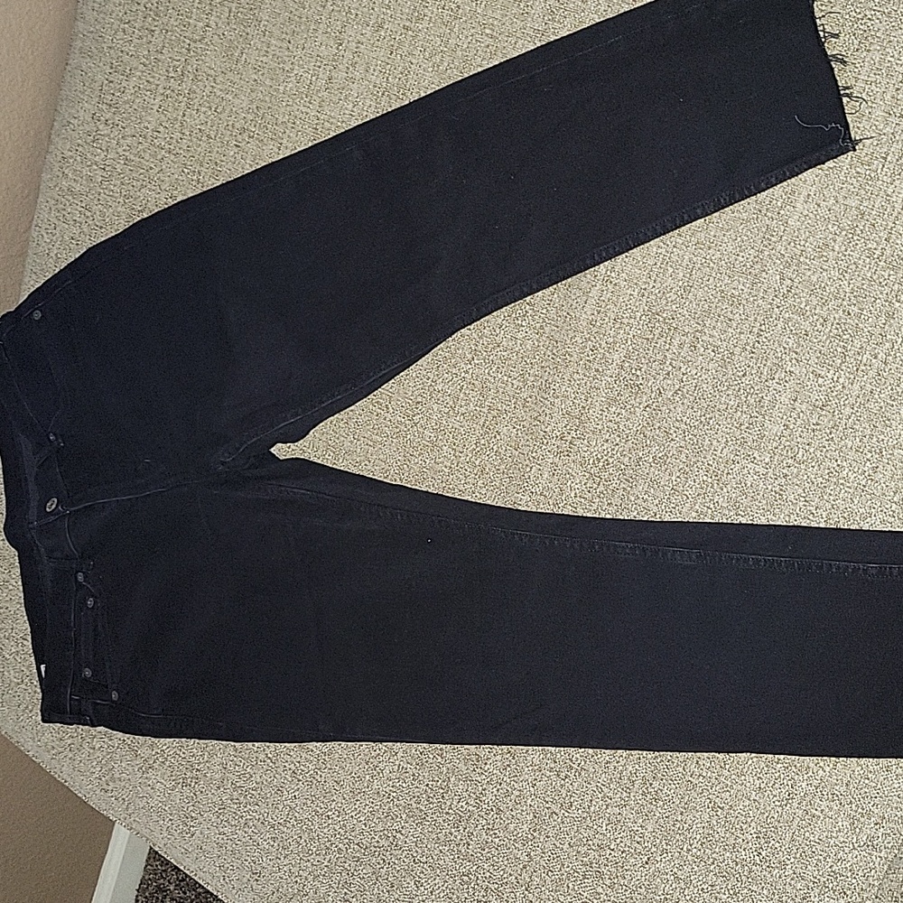 GAP,SZ 31/12 SHORT BLACK SLIM FIT RAW HEM